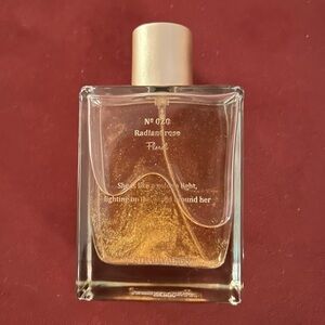 Stradivarius Radiant Rose Perfume - Gold